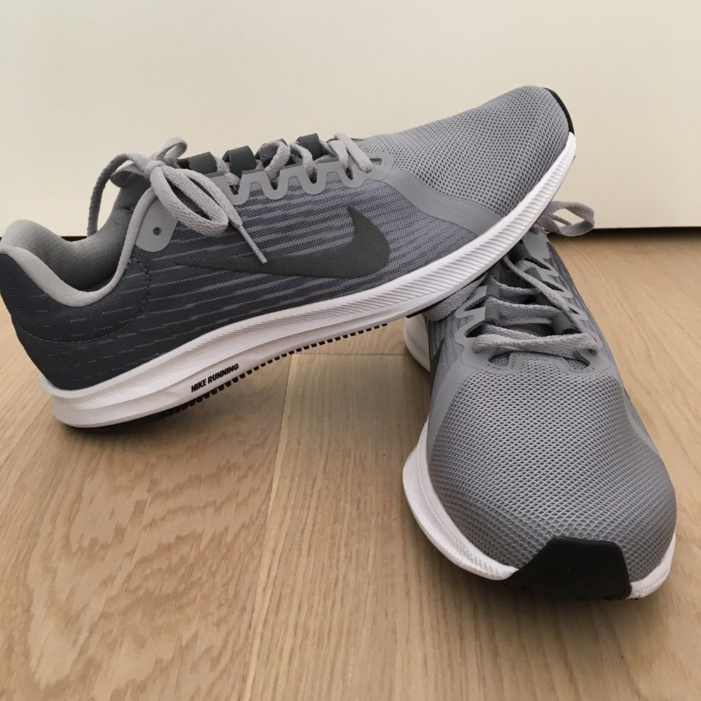 Nike Running Shoes (NEW) - Picture 4 of 4